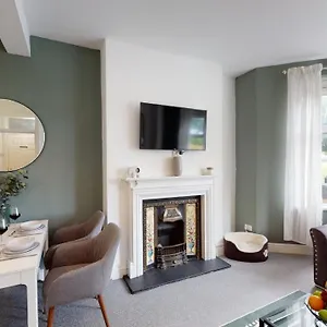  Apartment Taff Towers